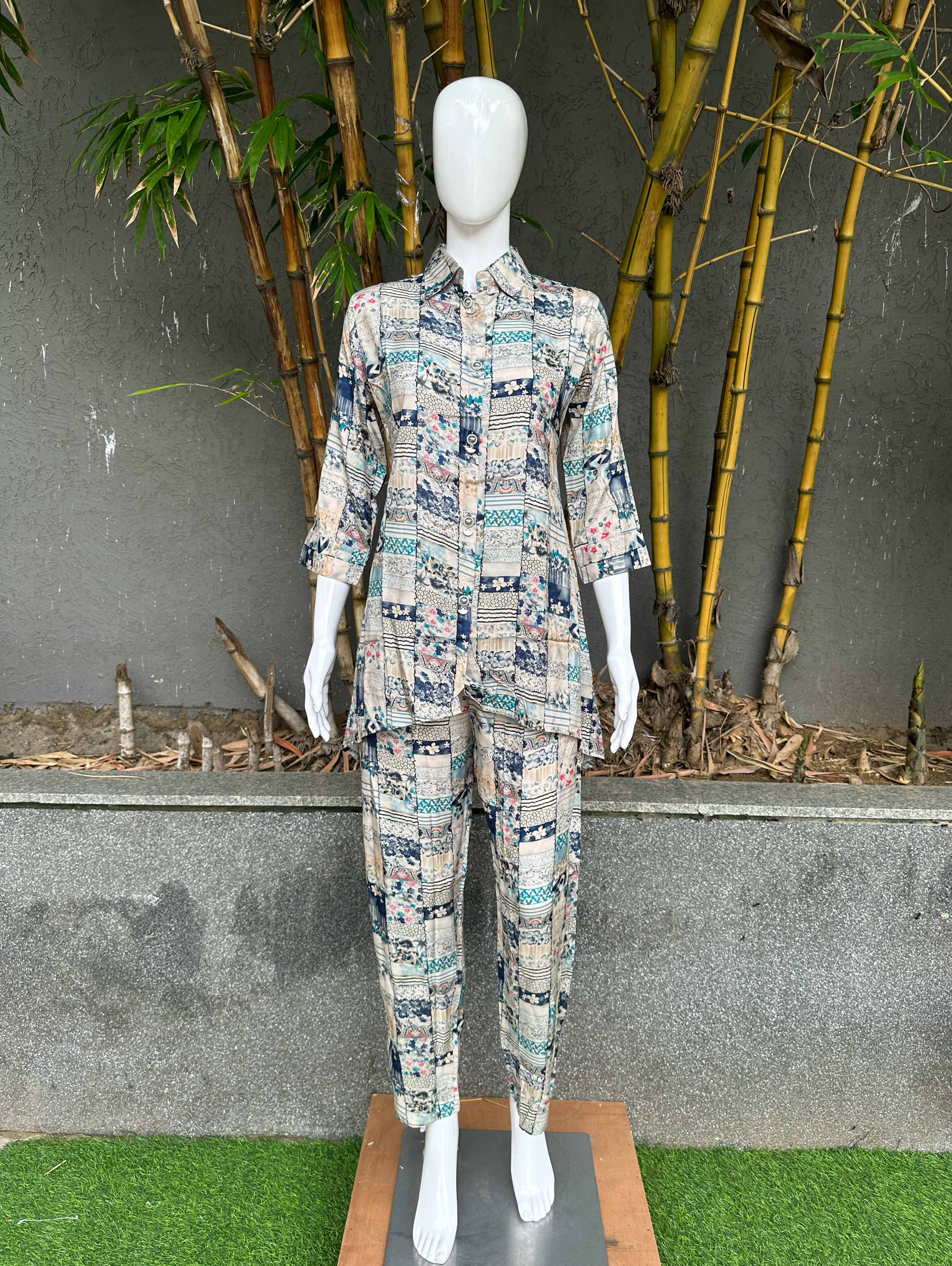 Muslin Coords with Stand Patti Accessories work