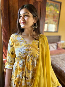 Image of Mul Cotton Alia Cut Sharara Set with Nazlin Dupatta- 3 Piece