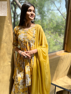 Image of Mul Cotton Alia Cut Sharara Set with Nazlin Dupatta- 3 Piece
